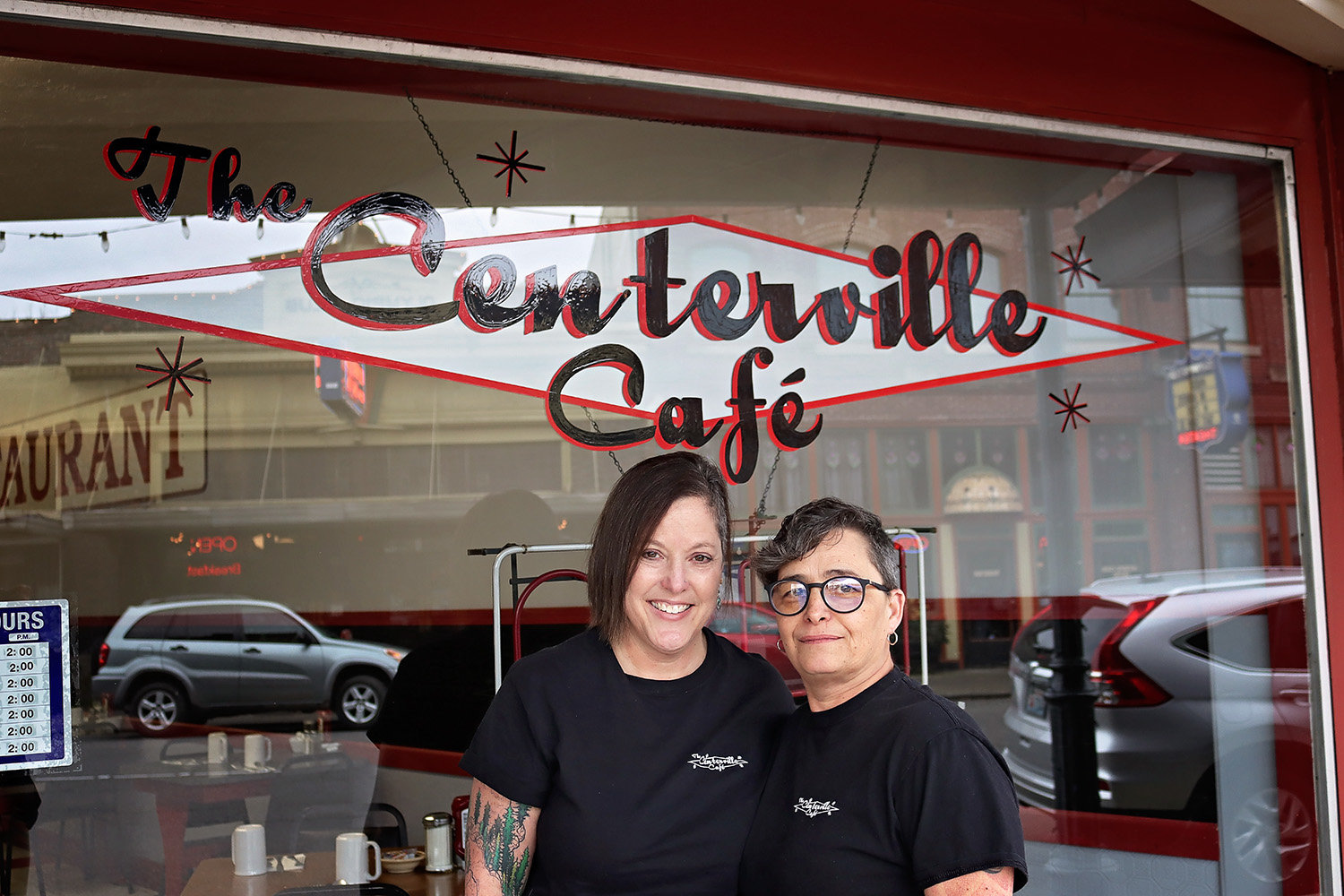 Lisa and Michelle Little in front of The Centerville Cafe.